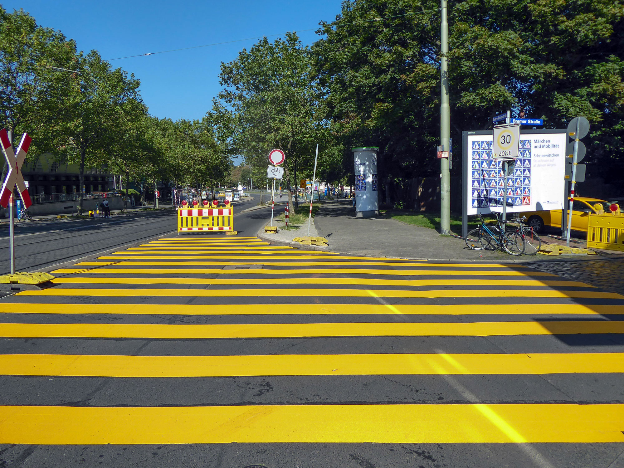 Temporärer Zebrastreifen